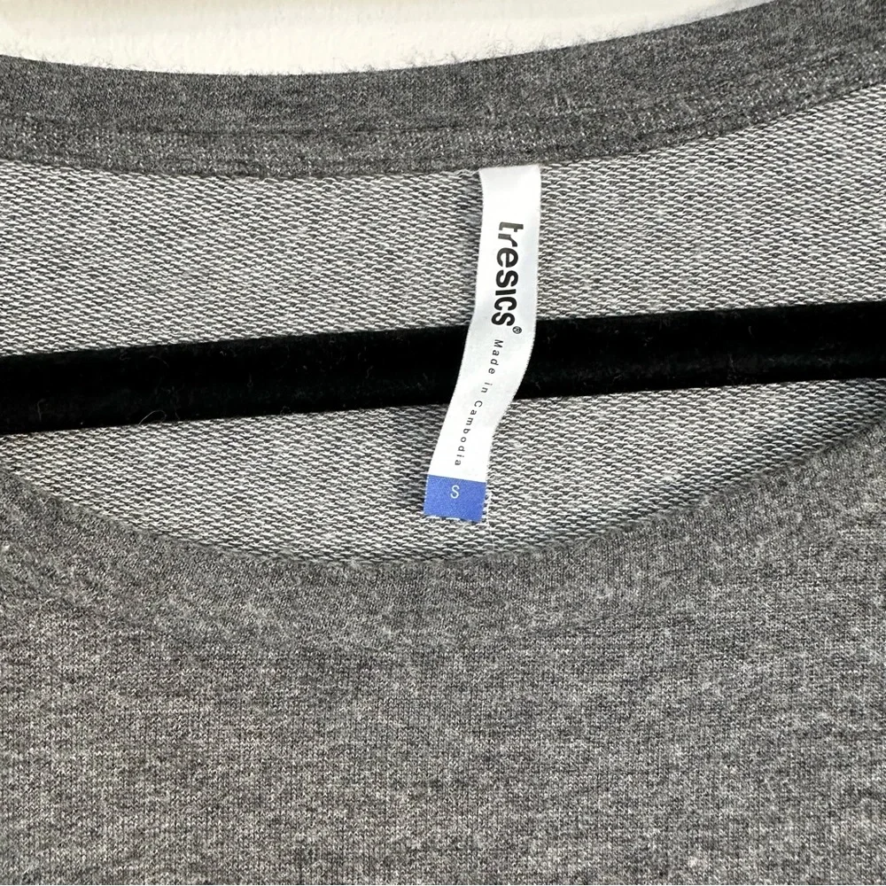 Tresics Gray Tunic Side Pocket Tee Size Small - Picture 4 of 4